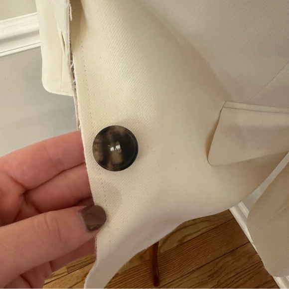 $648 Frame oversized cut edge blazer in off white- Size XS - Picture 6 of 10